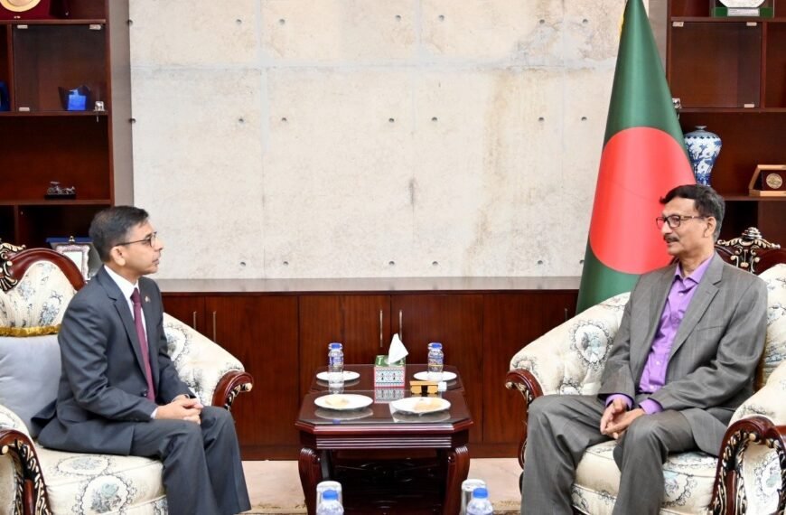 India expressed wish to work with the interim government of Bangladesh in a courtesy meeting with the foreign adviser.