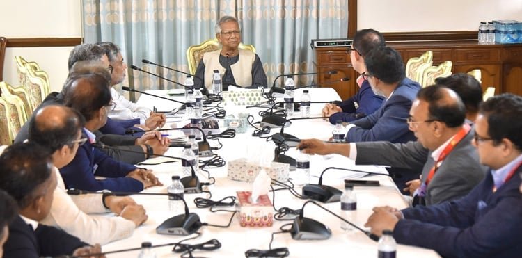 Dr. Yunus asks garment manufacturers to help rebuild nation