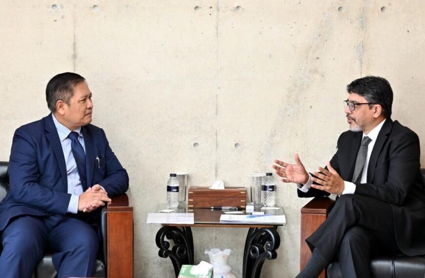 Myanmar Ambassador to Bangladesh Mr. U Kyaw Soe Moe paid a courtesy call on Foreign Secretary Ambassador