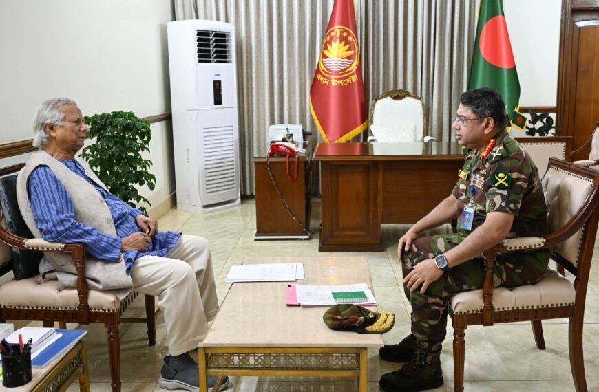 Army Chief briefs Chief Advisor on overall security during Eid