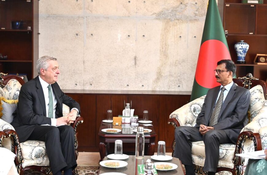 UNHCR High Commissioner Meets Bangladesh Foreign Adviser