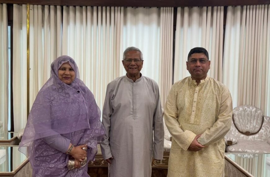 Army Chief meets Chief Adviser with wife