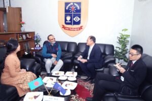 Chinese Embassy Cultural Counselor meets DU Vice-Chancellor