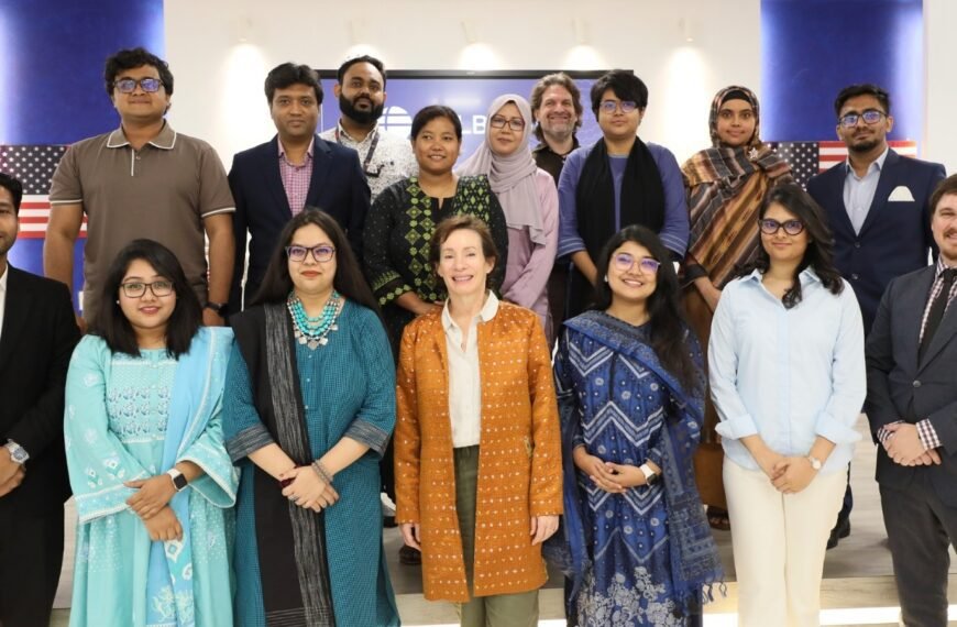 U.S. Charge d’Affaires congratulates Fulbright…