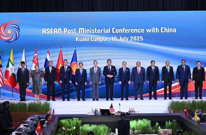 ASEAN-China Post-Ministerial Conference Held in…