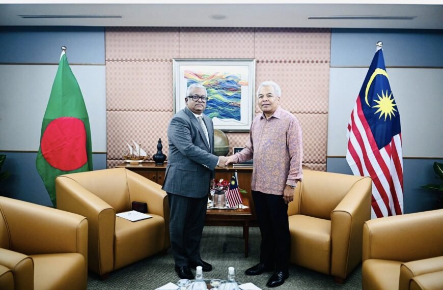 Bangladesh Foreign Secretary Pays Courtesy Call on Malaysian Secretary General of Foreign Affairs