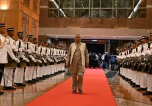Malaysia extends red carpet welcome to Chief Adviser