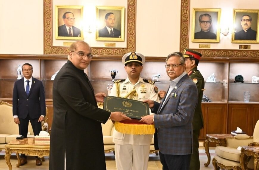 New Pakistani High Commissioner to Bangladesh Presents Credentials to President