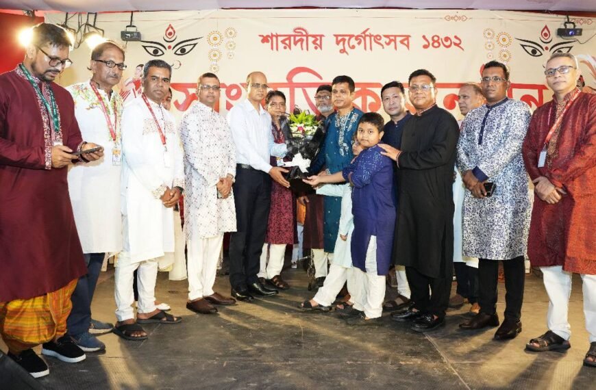 Tourist Police Chief Visits Puja…