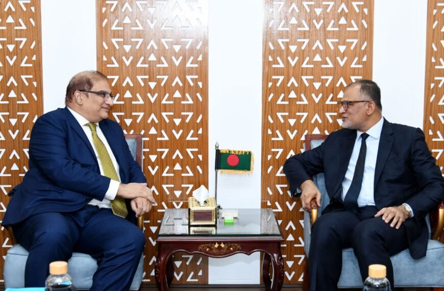 Pakistan High Commissioner pays courtesy call on Adviser Sheikh Bashir Uddin on Bilateral Trade