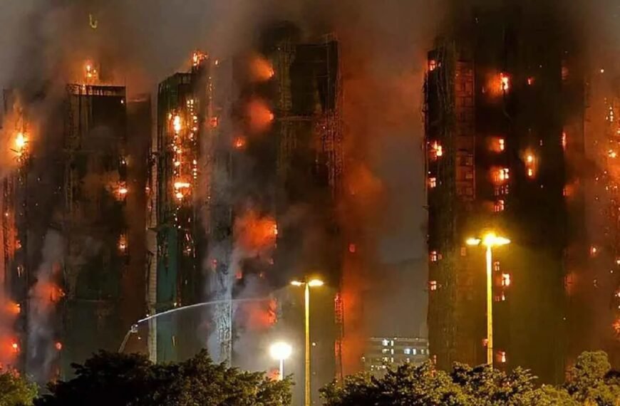 Massive fire in Hong Kong multi-storey building
