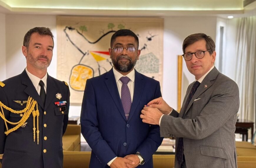 French Ambassador awards ‘National Defense Medal – Gold Level’ to Bangladeshi Army Officer