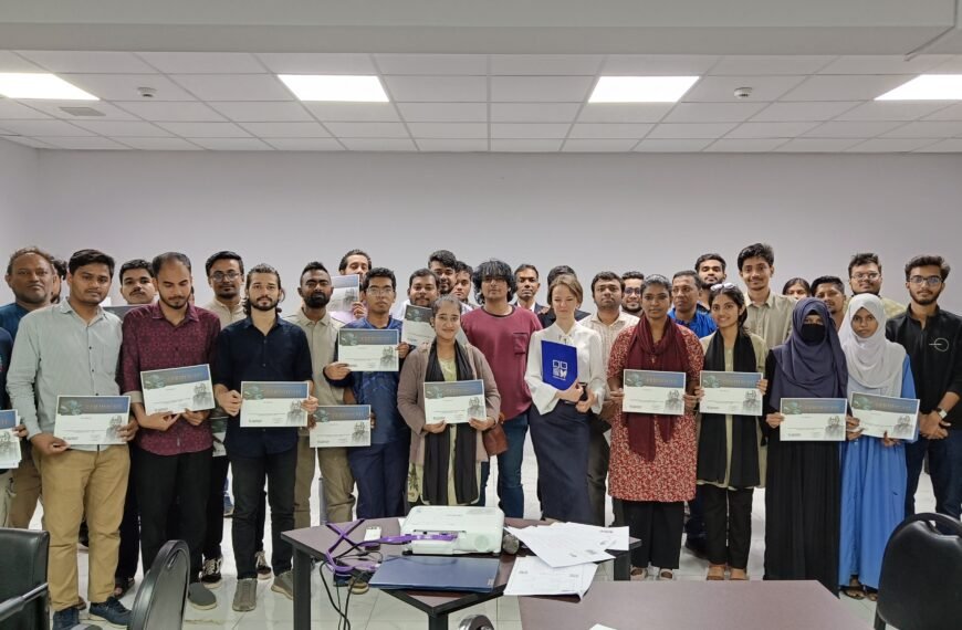 Bangladeshi Students Test Their Knowledge at International Geography Dictation in Russian House in Dhaka