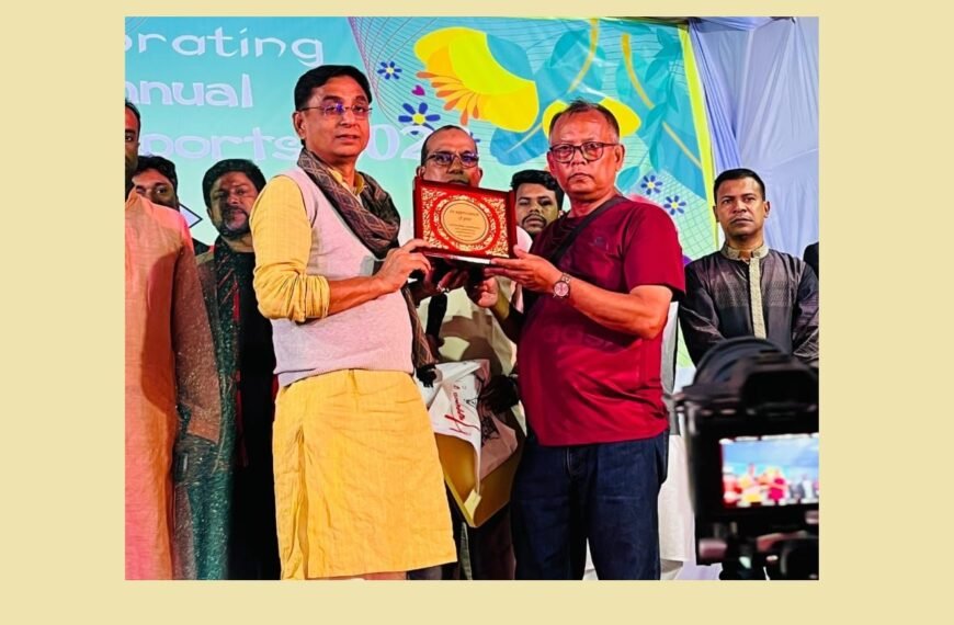 BNP candidate for Gazipur-1 constituency Mojibur Rahman interacts with garment owners and workers in Kaliakoir