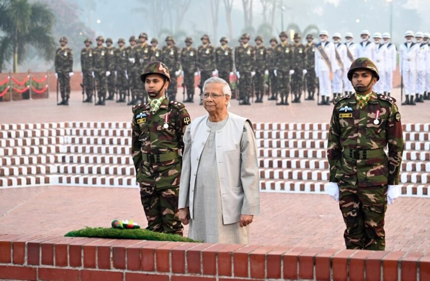 Chief Adviser pays tribute to martyrs at National Memorial