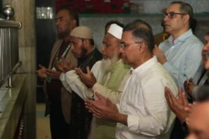 Tarique Rahman visits the shrine of Hazrat Shah&hellip;