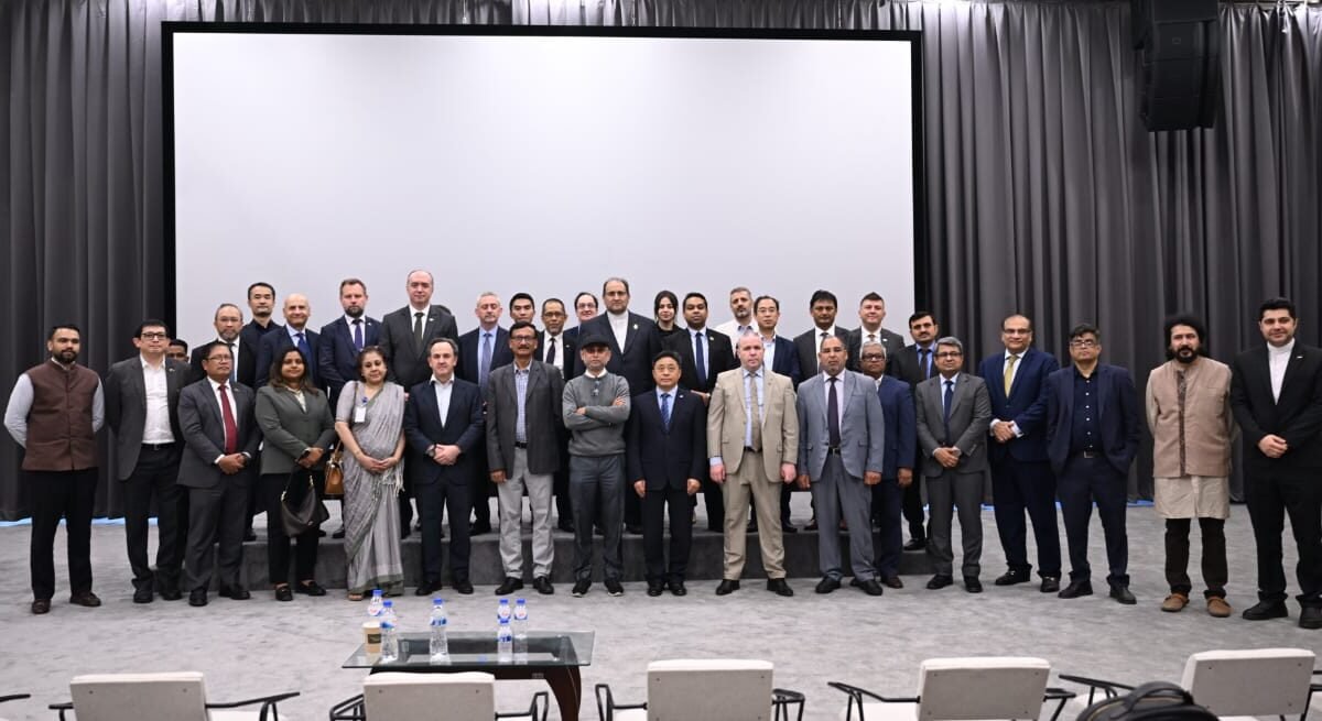 Diplomats Visit July Museum