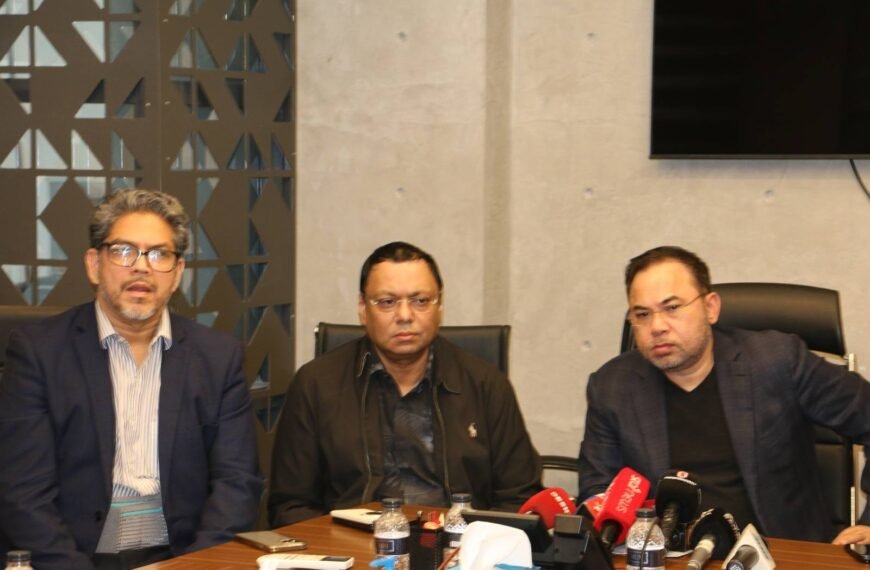 Import-export disrupted due to Chittagong port deadlock, top business organizations demand urgent government intervention