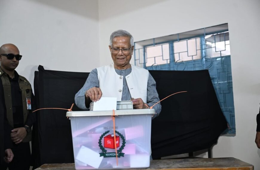 Chief Advisor Professor Muhammad Yunus casts his vote in Gulshan