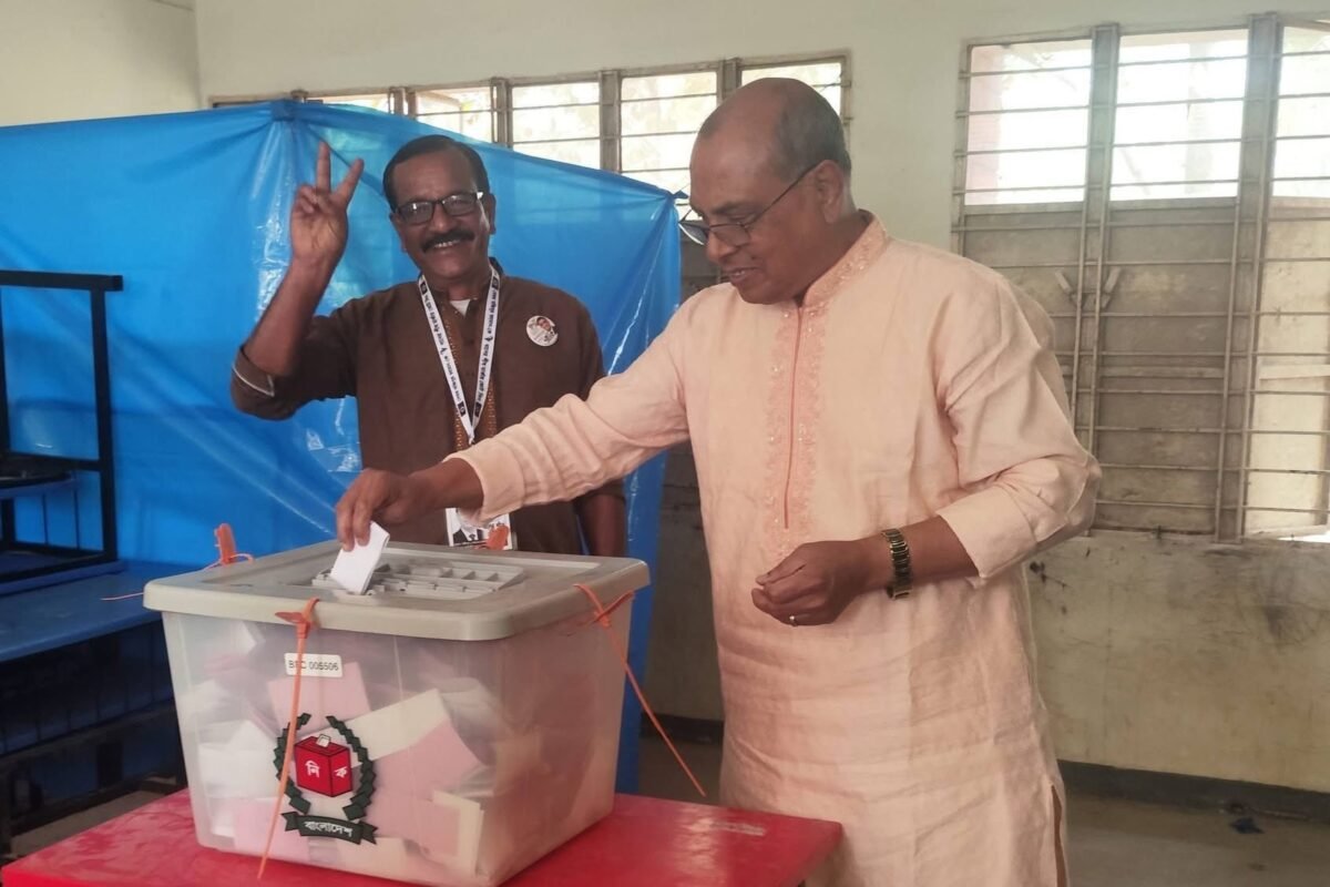 Kazi Sayedul Alam Babul casts his vote at&hellip;