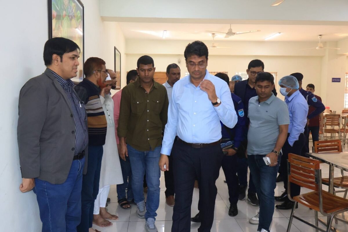 Dhaka District Police Superintendent inspected the mess of…