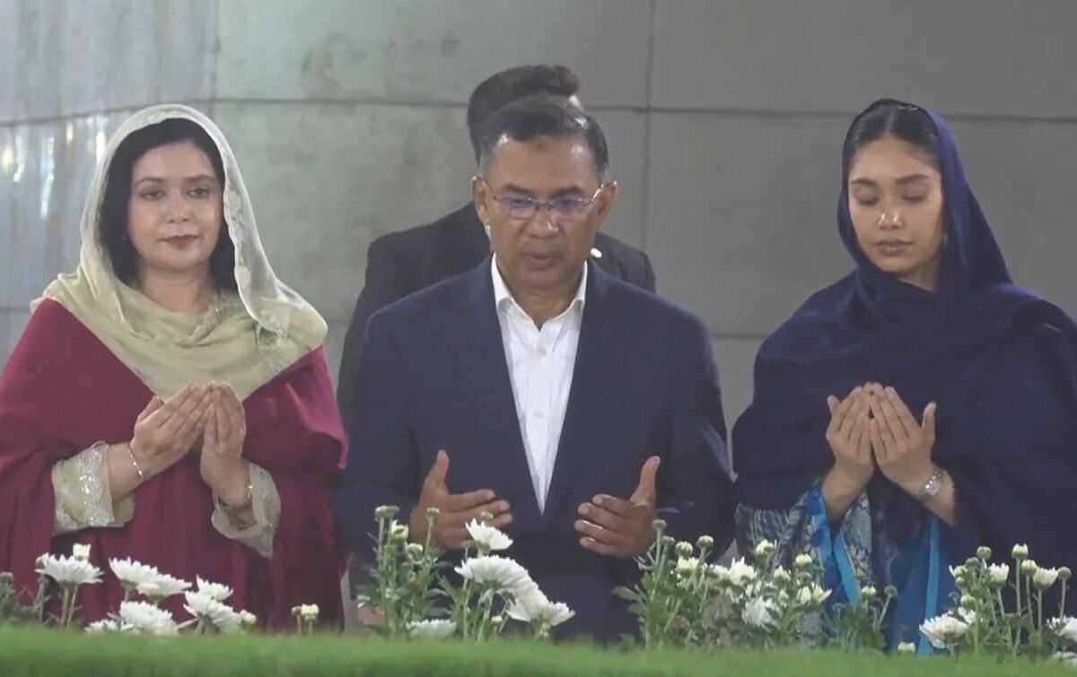 Tarique Rahman visits parents’ graves after taking oath…
