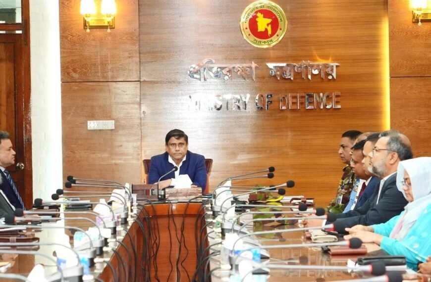 Prime Minister’s Advisor Dr. AKM Shamsul Islam visits Ministry of Defense