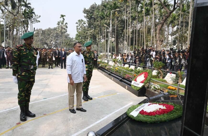 Prime Minister Tarique Rahman pays tribute to martyrs of Peelkhana massacre at Banani Military Cemetery on National Martyrs’ Day