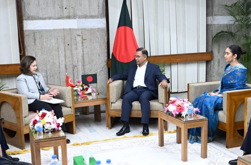 Turkish Deputy Foreign Minister Meets Newly-Elected Prime Minister