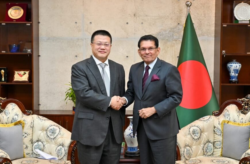 Foreign Minister Dr. Khalilur Rahman receives courtesy call from Chinese Ambassador to Bangladesh Yao Wen