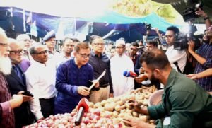 Commerce Minister Khandaker Abdul Muktadir makes surprise visit&hellip;