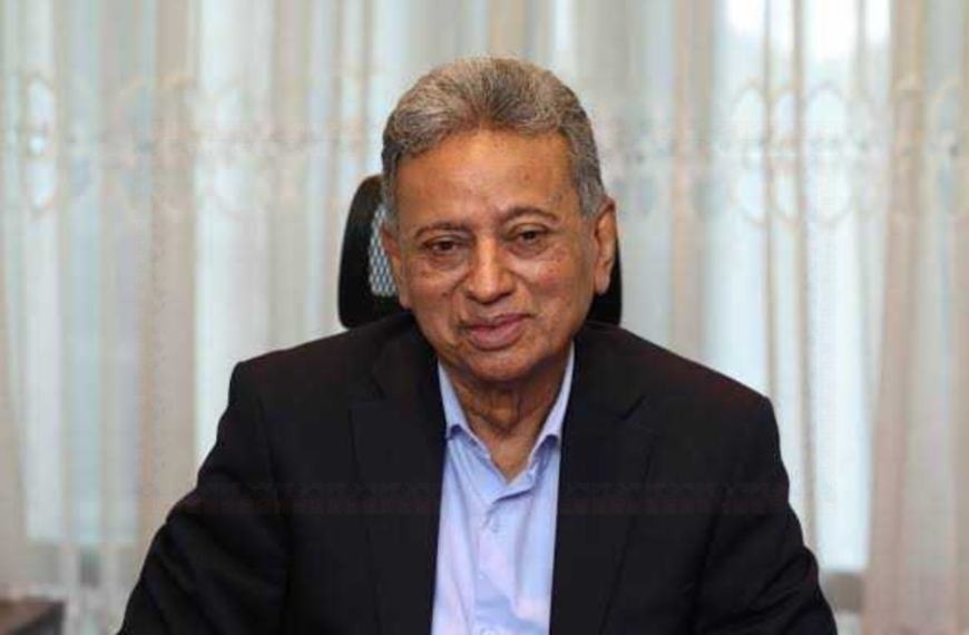 Finance and Planning Minister Amir Khusru Mahmud Chowdhury has extended his greetings to the people of all walks of life on the occasion of Eid-ul-Fitr