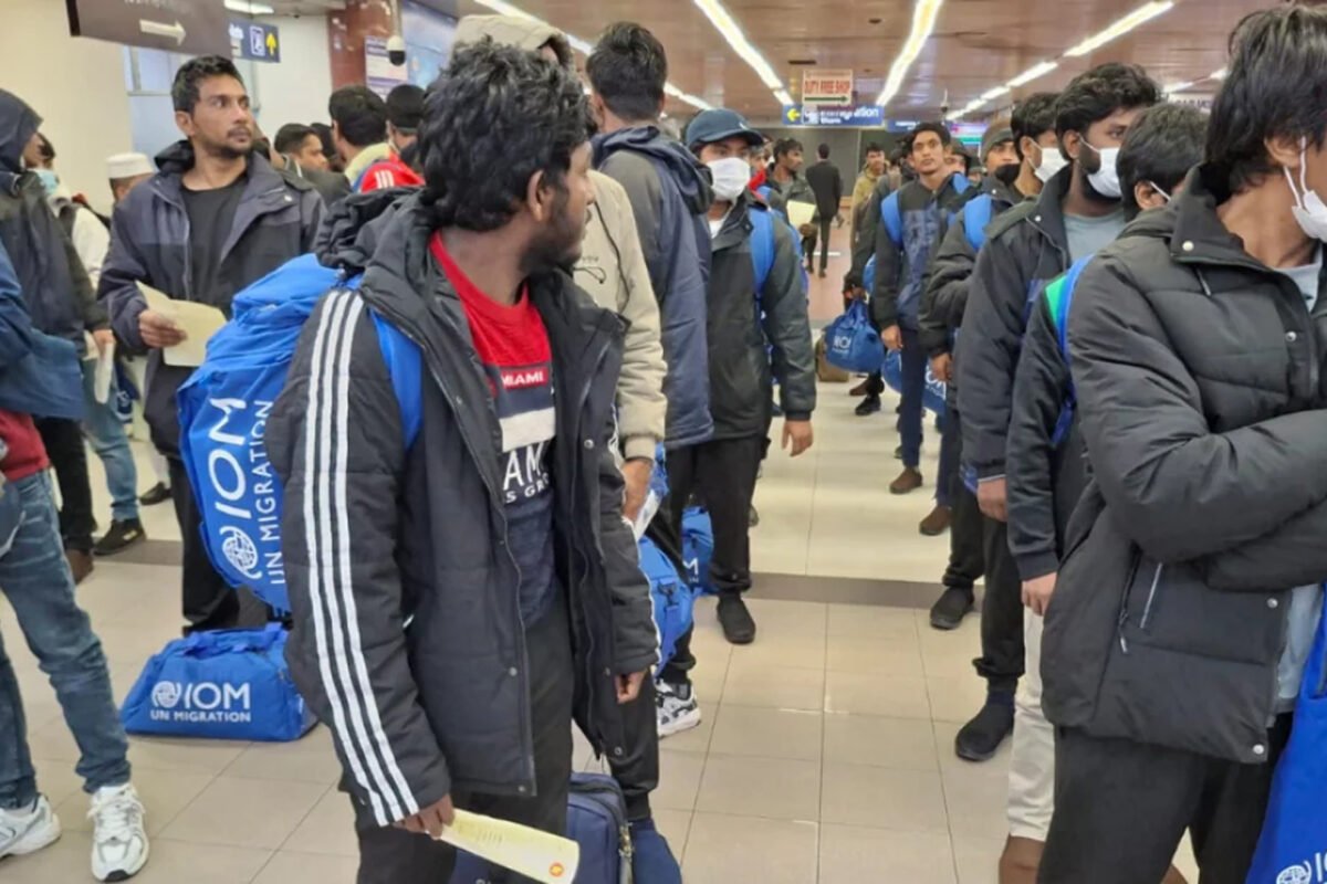 165 Bangladeshis return from Libya