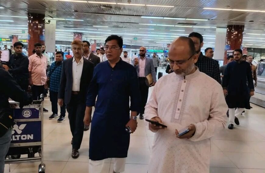 State Minister’s surprise visit to Shahjalal International Airport at midnight