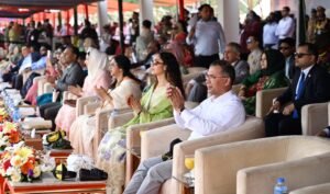 President and Prime Minister inspect parade on Independence&hellip;