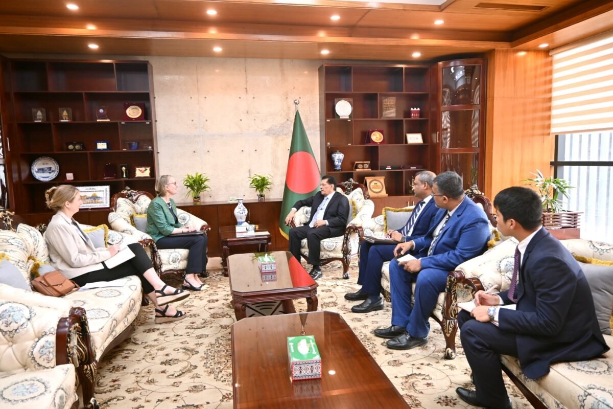 Bangladesh seeks UK’s active role in Rohingya repatriation