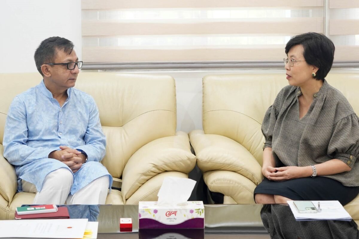 Thai Ambassador Pays Courtesy Call on Industries Minister