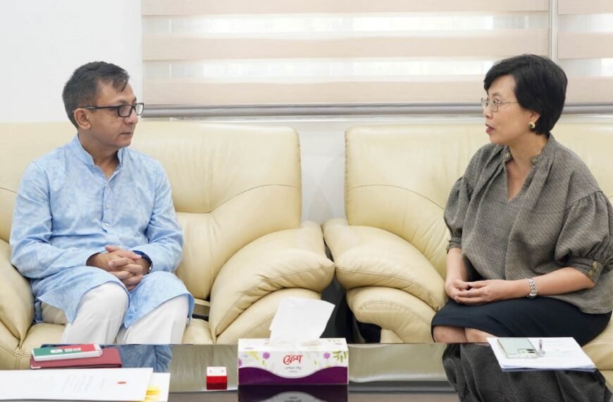 Thai Ambassador Pays Courtesy Call on Industries Minister