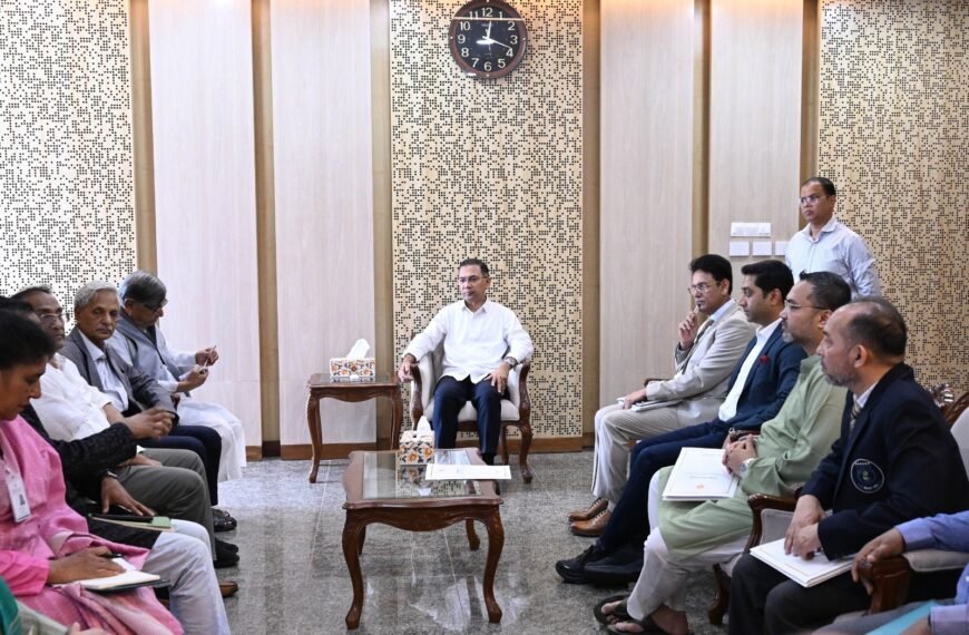 Government and Bishwa Shahitya Kendra to work together to increase reading habits among students