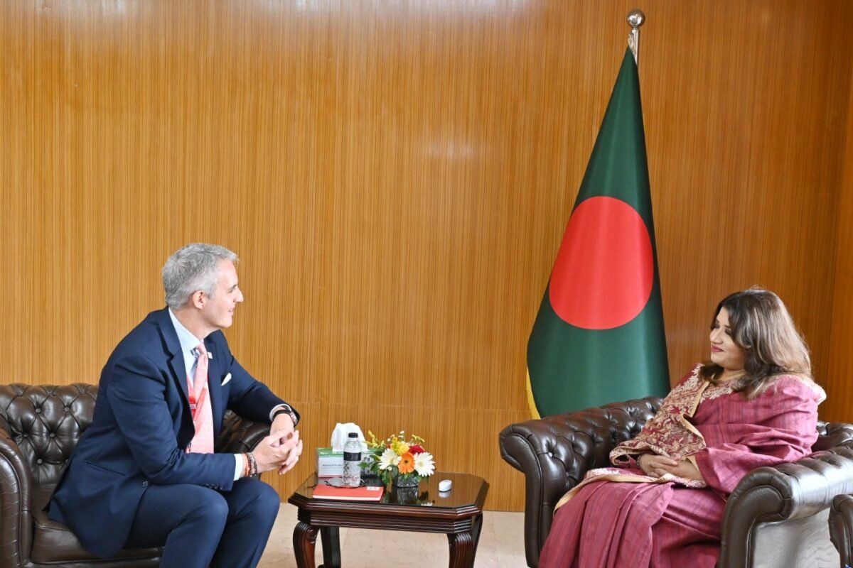 IFRC keen to strengthen humanitarian cooperation with Bangladesh