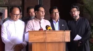 Two ships carrying 200,000 metric tons of oil&hellip;