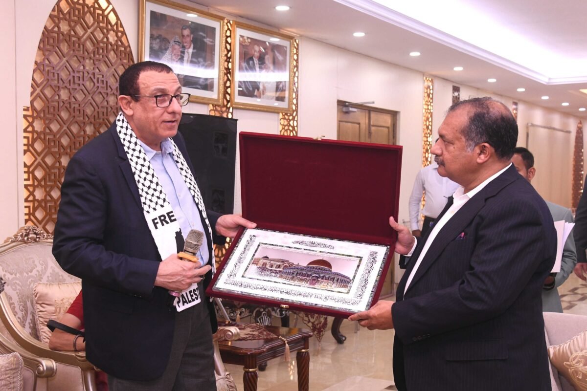 Information Minister expresses solidarity with Palestine