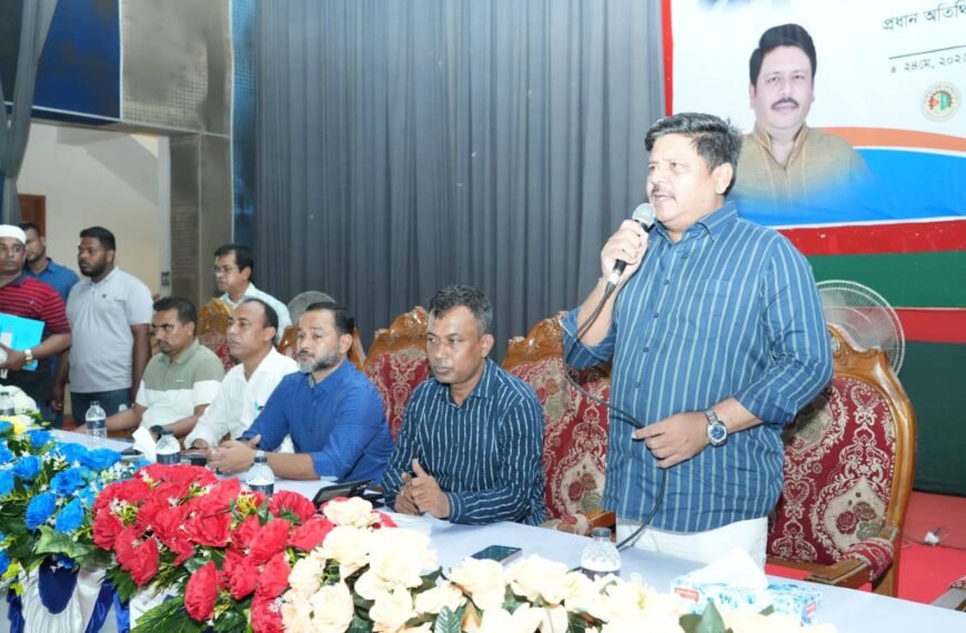 Gazipur City Administrator distributes PM’s allocated financial grant to sanitation workers in Gazipur