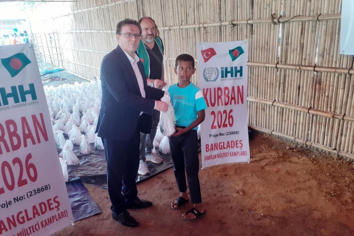 Turkish Ambassador Ramis Sen visits Rohingya camps on&hellip;