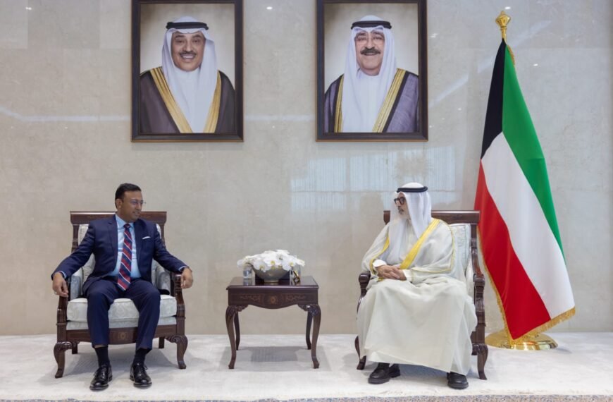 Bangladesh Formally Hands Over Goodwill Consignment of Food Supplies to Kuwait as a Gesture of Solidarity