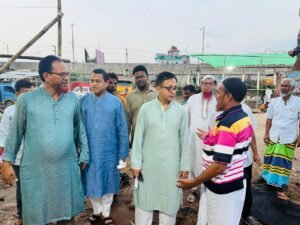 Commerce Minister makes surprise visit to Amin Bazar&hellip;