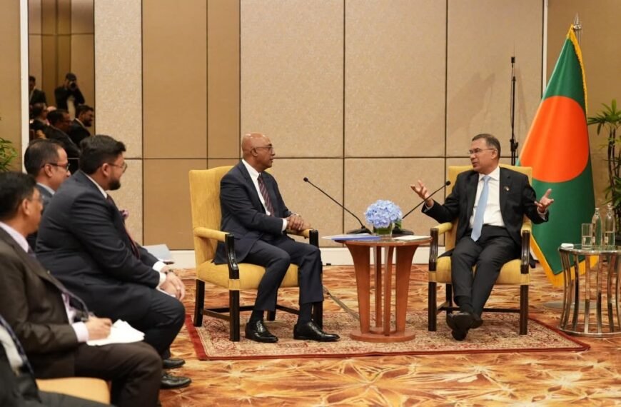 AirAsia Group CEO pays courtesy call on Prime Minister