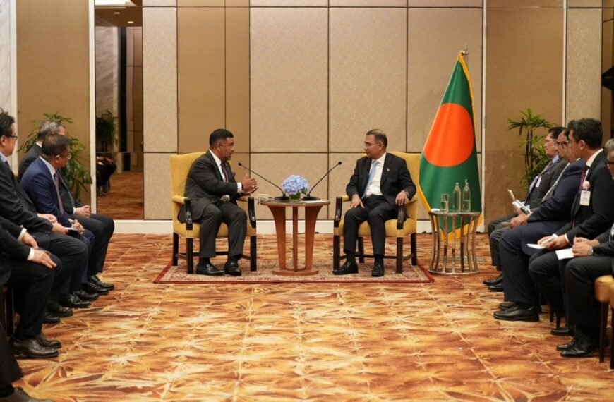 Robi Axiata Group CEO meets Prime Minister, discusses 5G and investment