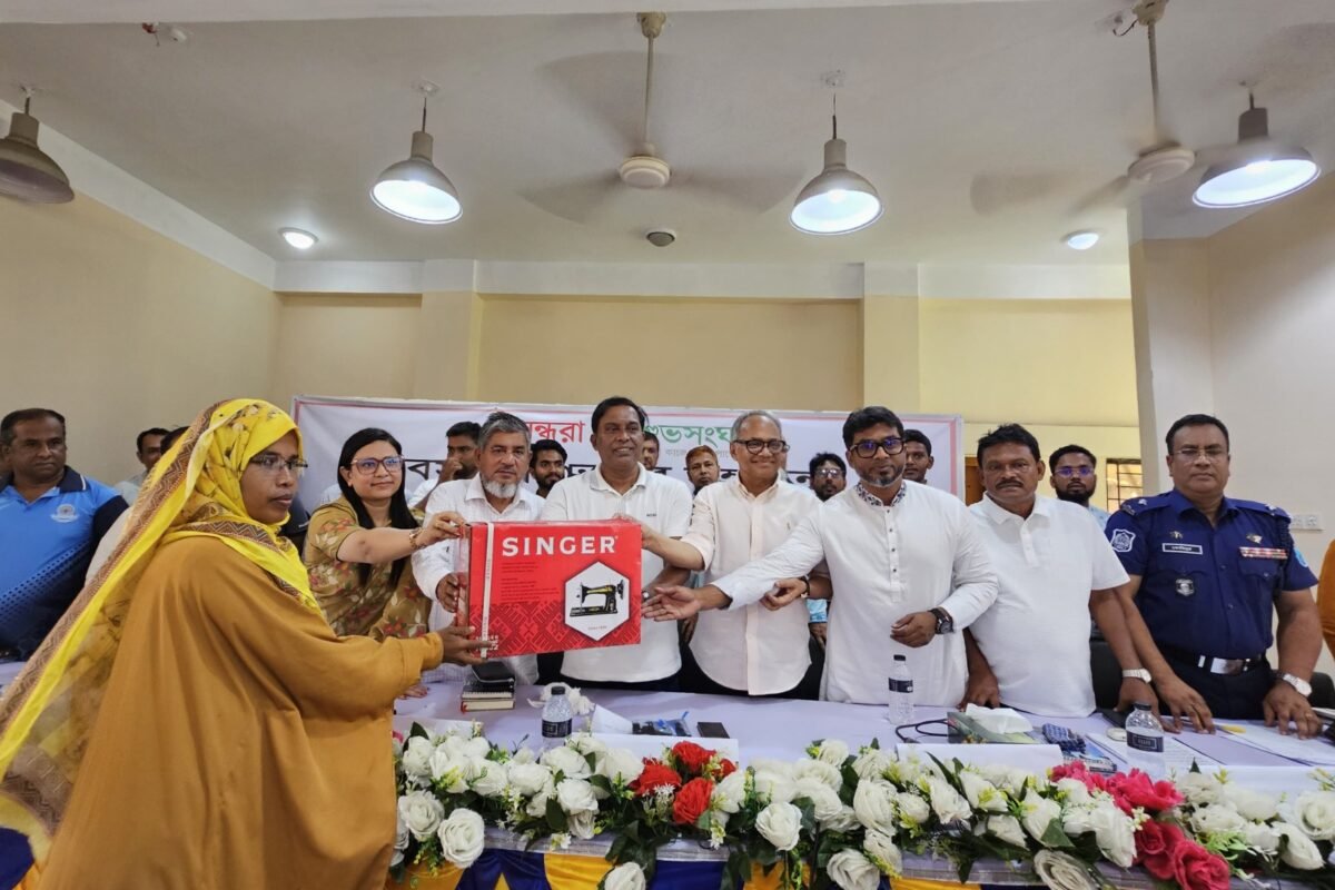 Bashundhara Shuva Sangha distributes sewing machines in Shibpur