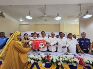 Bashundhara Shuva Sangha distributes sewing machines in Shibpur